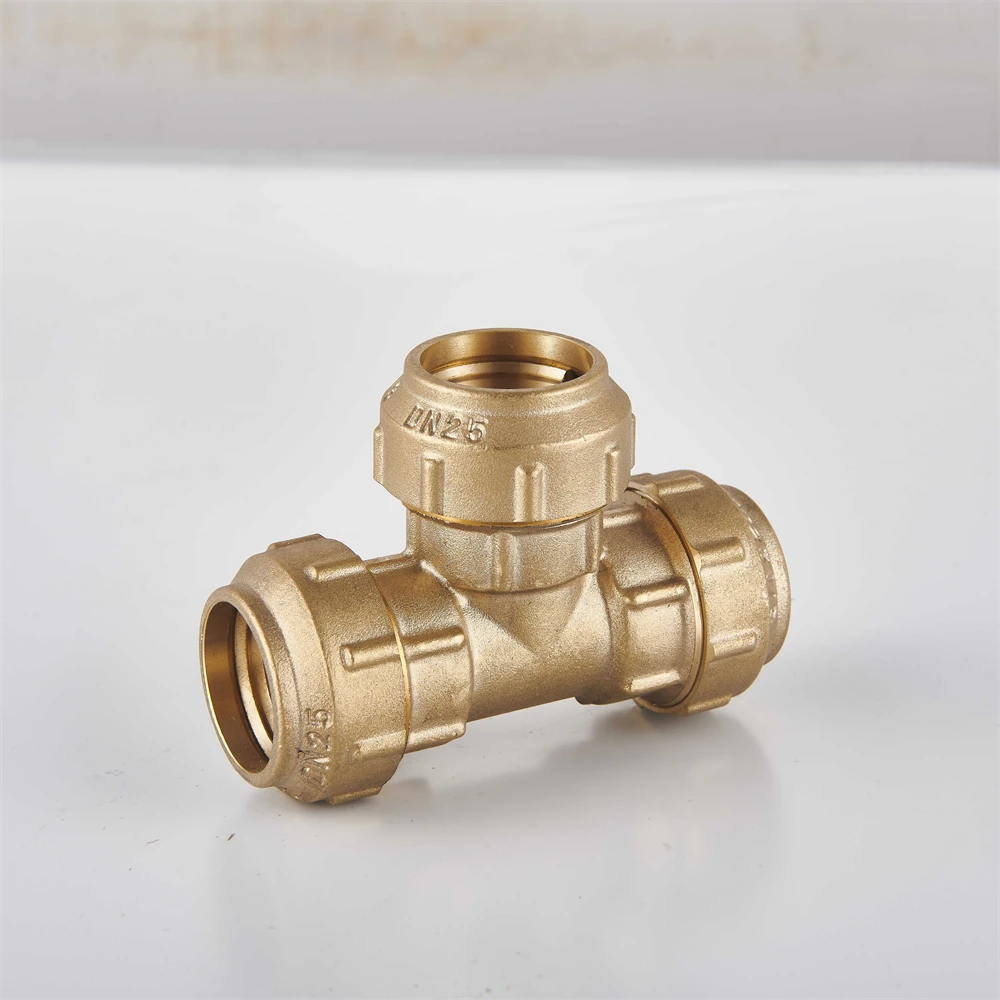 Латунный тройник с 3 соединительными соединениями для трубы PE