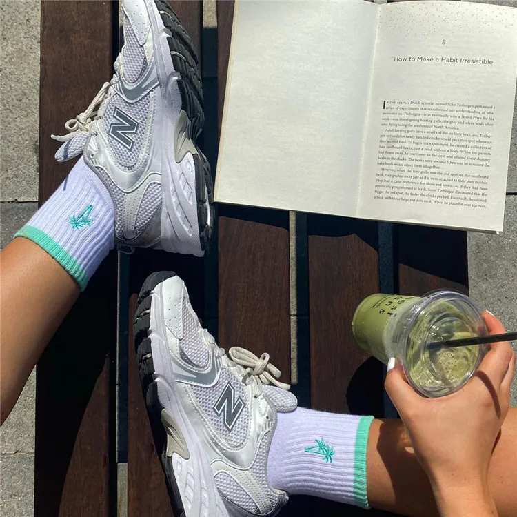 Высококачественные недорогие носки для йоги с вышивкой