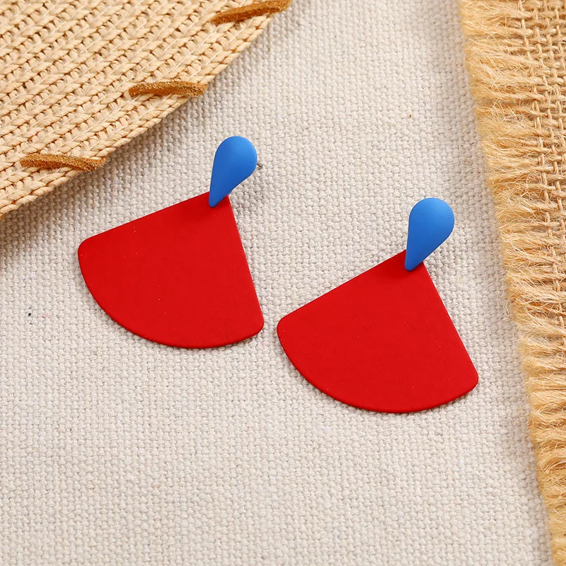 KL OEM pendientes redondos grandes  de colores 2023 New design simple fashion spray paint matte fan shape colorful stud earrings