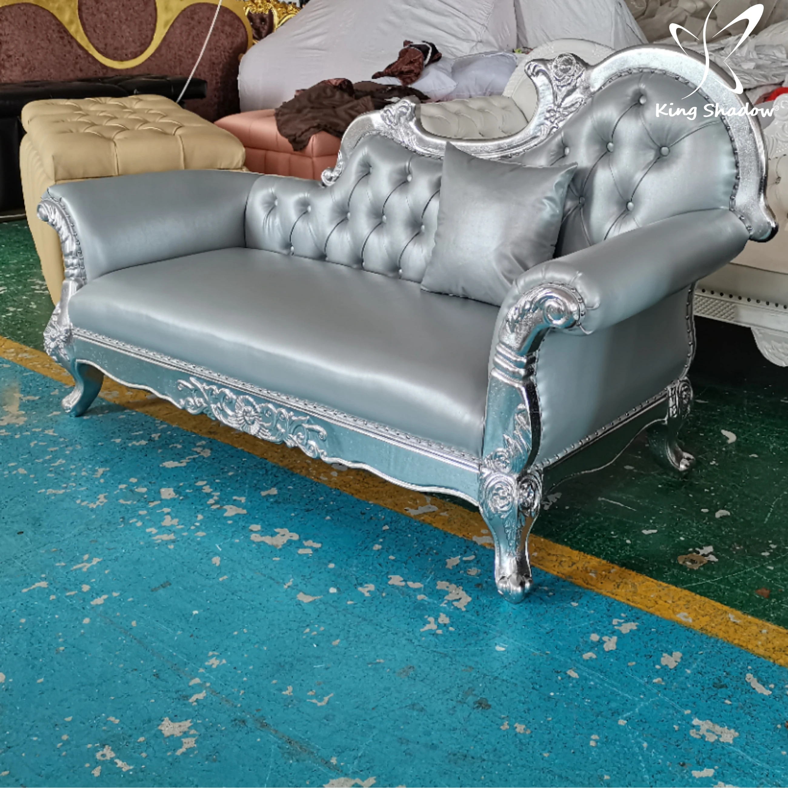 Hot sale waiting sofa royal leather waiting sofa beauty salon sofa with pillow