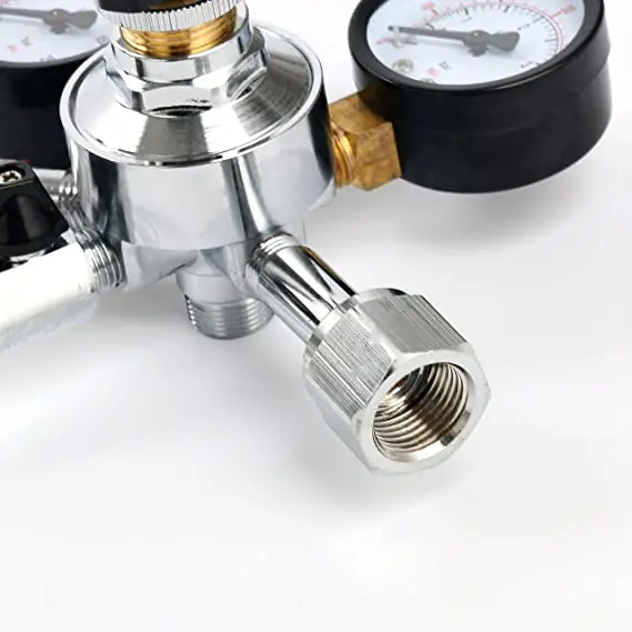 High Quality Brass Material Dual Gauges CO2 Keg Regulator Beer Regulators with Pressure Adjustment Knob