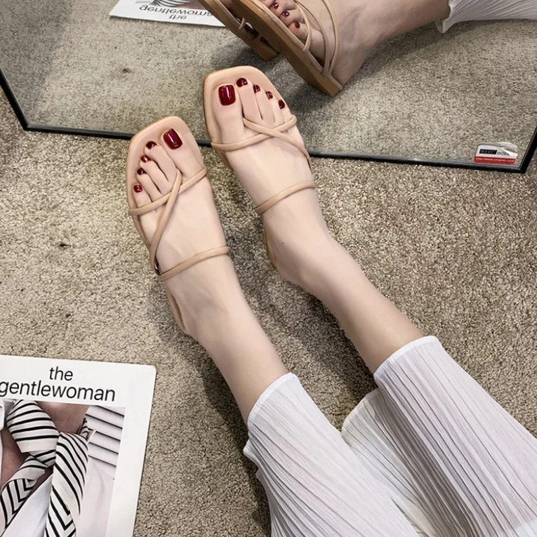 2024 Summer New Fashion Outer Wear Flat Bottom Set-toe Flip-flops Slippers One Word Flat Beach Flip Flops