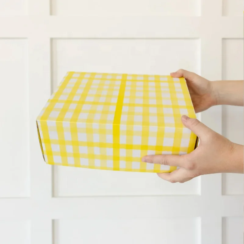 Small Clothes Food Cosmetics Paper Corrugated Cardboard Mailer Shipping Boxes Packaging Yellow Shoes Box Clothing Packaging 