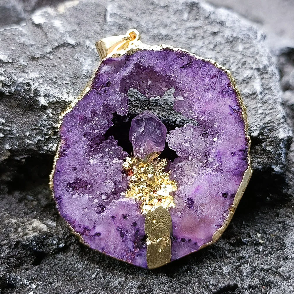 Wholesale cheap high quality Gemstone Agate  Crystal Cave Crystal Pendant