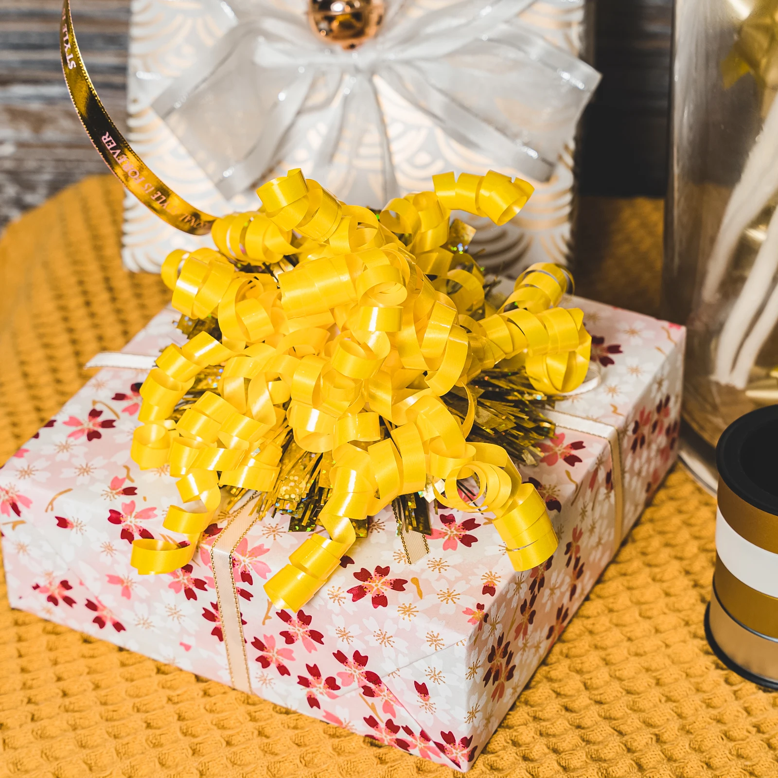 self-adhesive pp Curly Ribbon for holiday gift decoration Curling Ribbon Bow  and Colorful star Bow free collocation