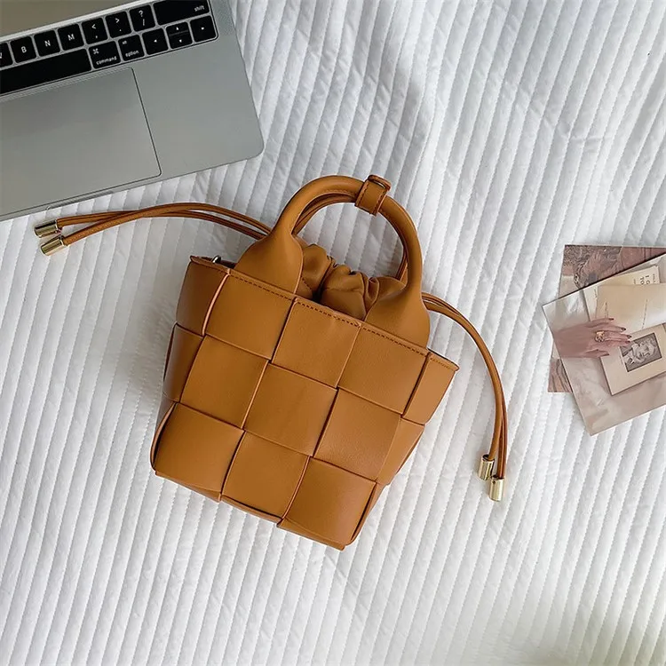 Low MOQ Luxury Leather Craft Purse PU Leather 2 in 1 Set Woven Bag Women Crossbody Bag