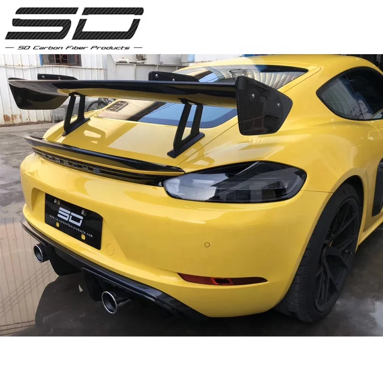 Сухой задний спойлер из углеродного волокна GT4 Clubsport для
