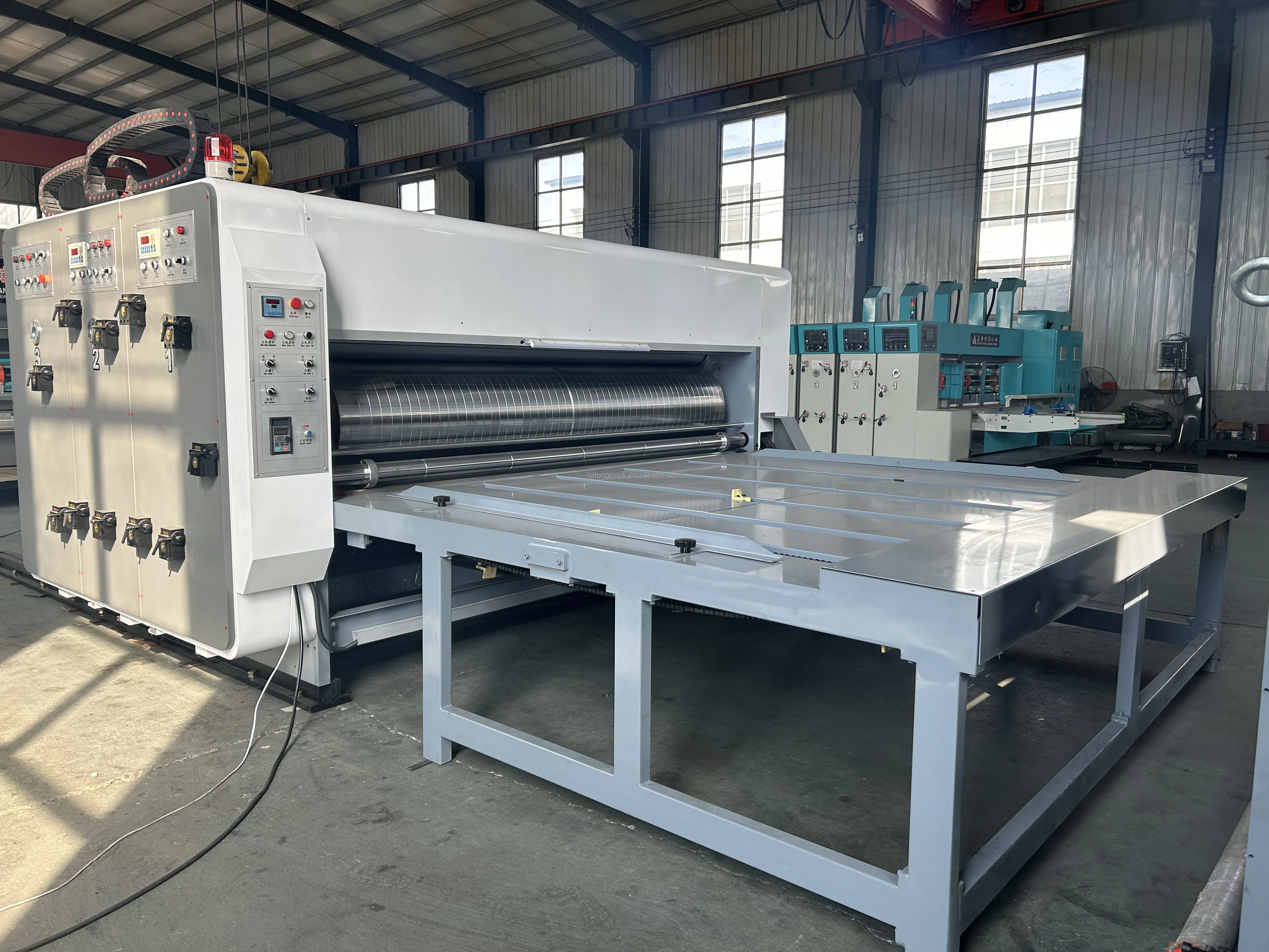 Low Investment High Return Manual Feeder Semi Automatic Die Cutting Machine For Colorful Carton Box