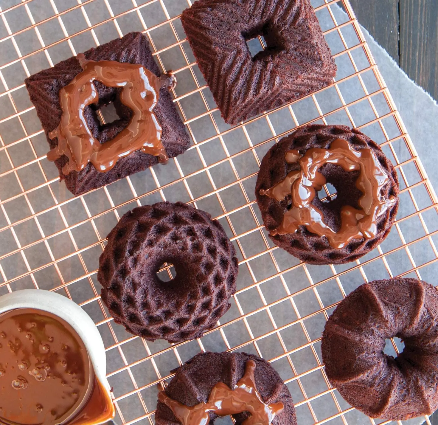 High quality Die cast aluminum non stick  Geo Bundtlette Pan cake pan for making cake