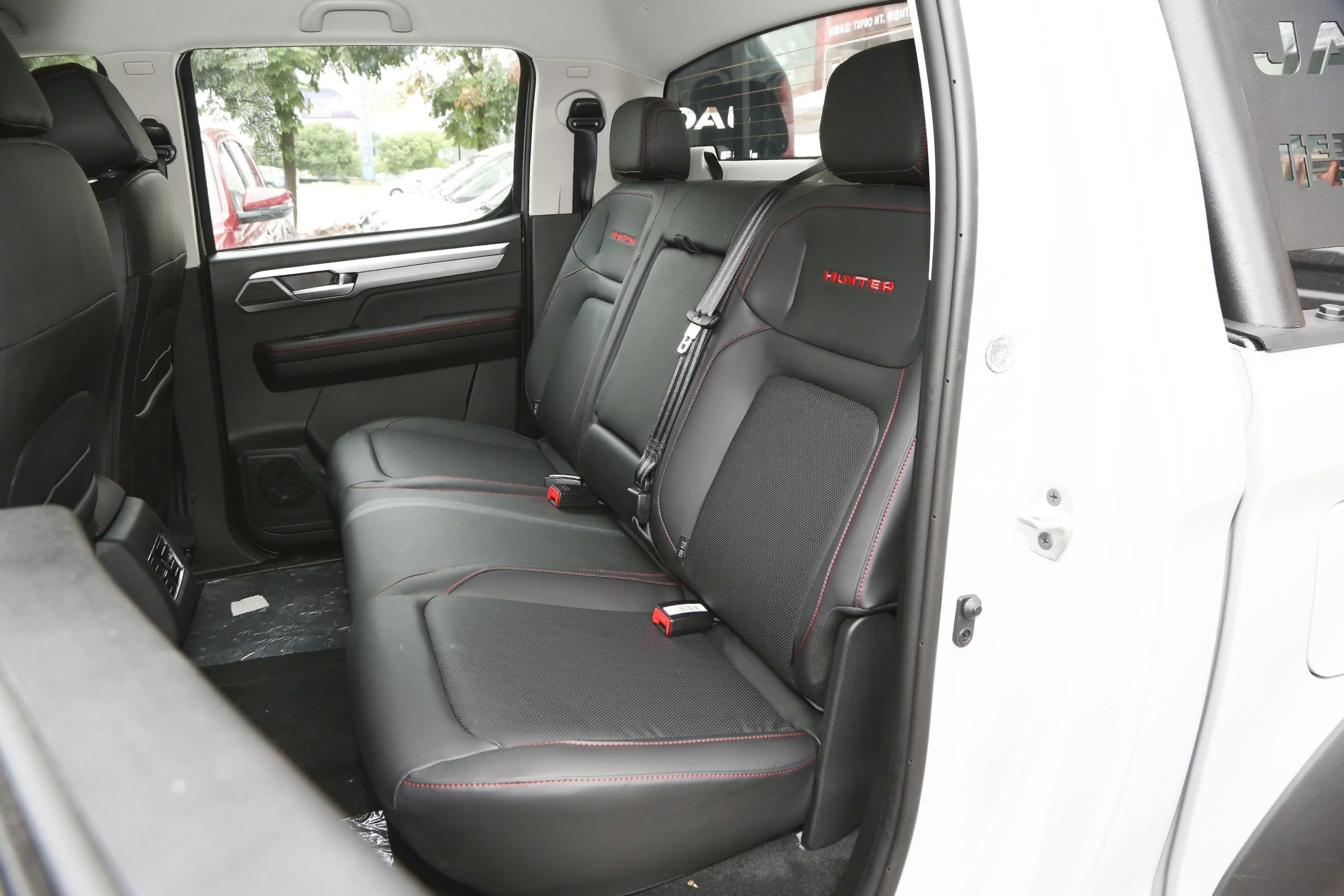 2023 JAC T9 Diesel Pickup Truck 8-speed automatic transmission RWD Drive R18 Tire Size with Rear Camera New Car Chinese-Made