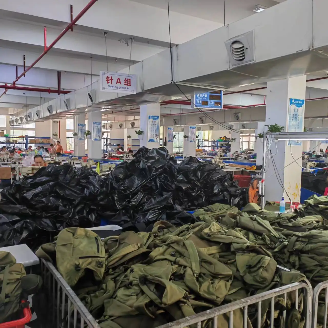 Insulated Beer Cooler Holds a 6 Pack of Cans or Two Bottles of Wine Golf Sports Cooler Bag