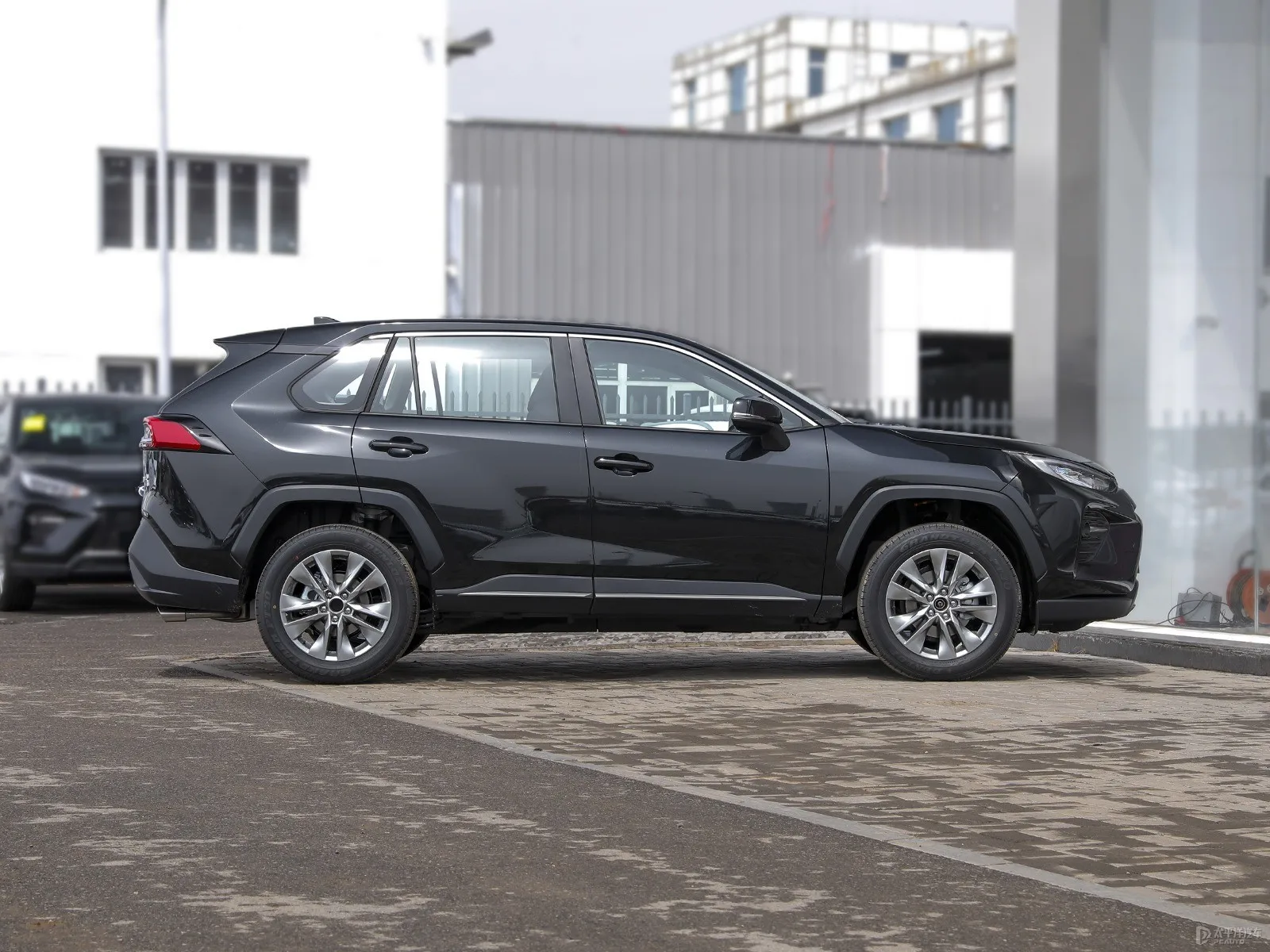 T-OYOTA Highlander 4WD 2.5L 192 H-P L4 высокопроизводительный 7-местный внедорожник среднего размера новые энергетические автомобили с бензиновым электрическим гибридным двигателем