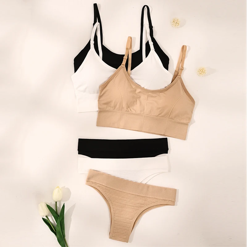 Бесшовный ребристый бюстгальтер и трусики с логотипом