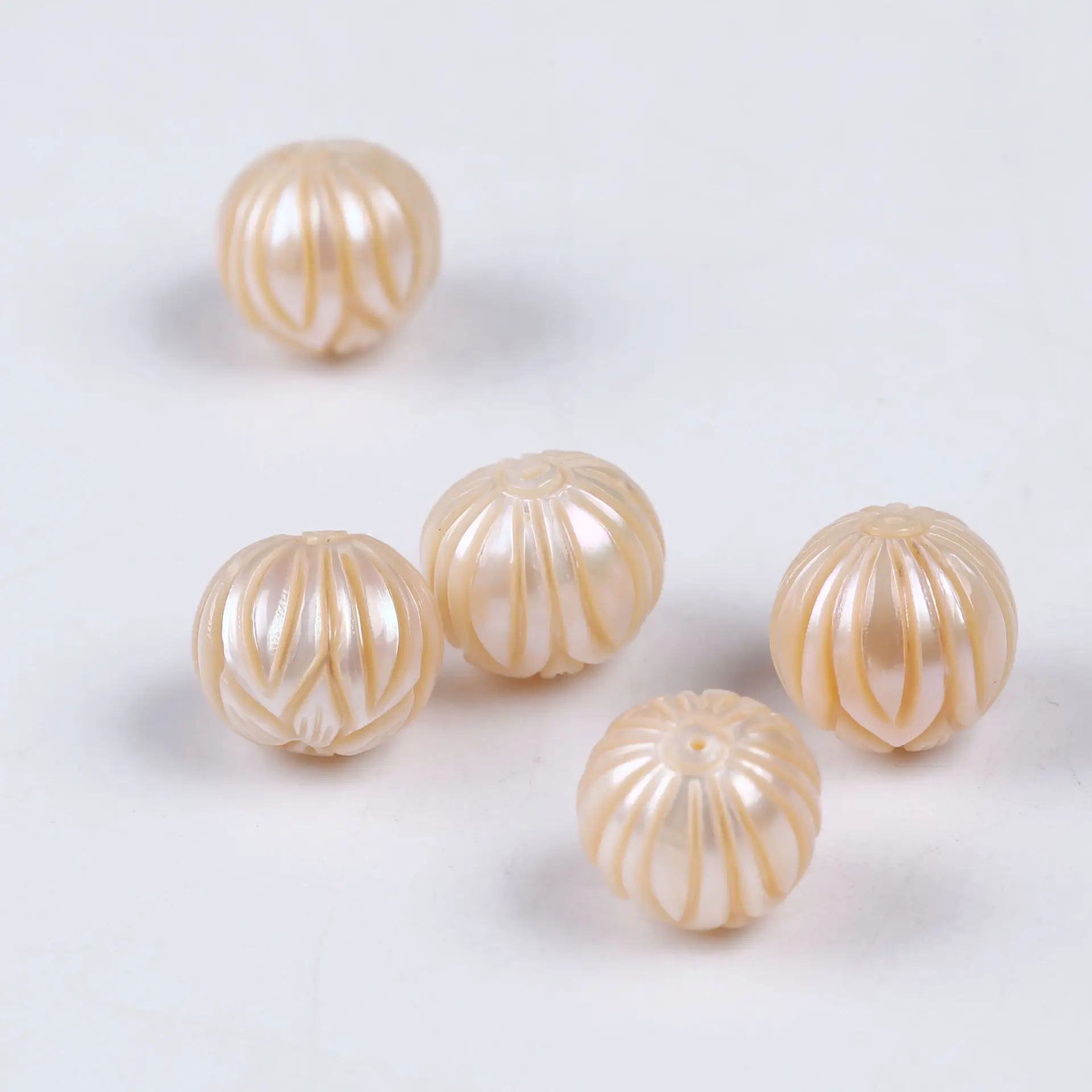 Stock wholesale AAA grade 12mm natural white pink purple pearl wholesale carved round bead rose jewelry DIY materials
