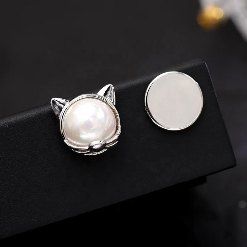 XILIANGFEIZI Latest Cute Temperament Lapel Bear Corsage Animal Pearl Small Pin No Perforation Magnet Brooches