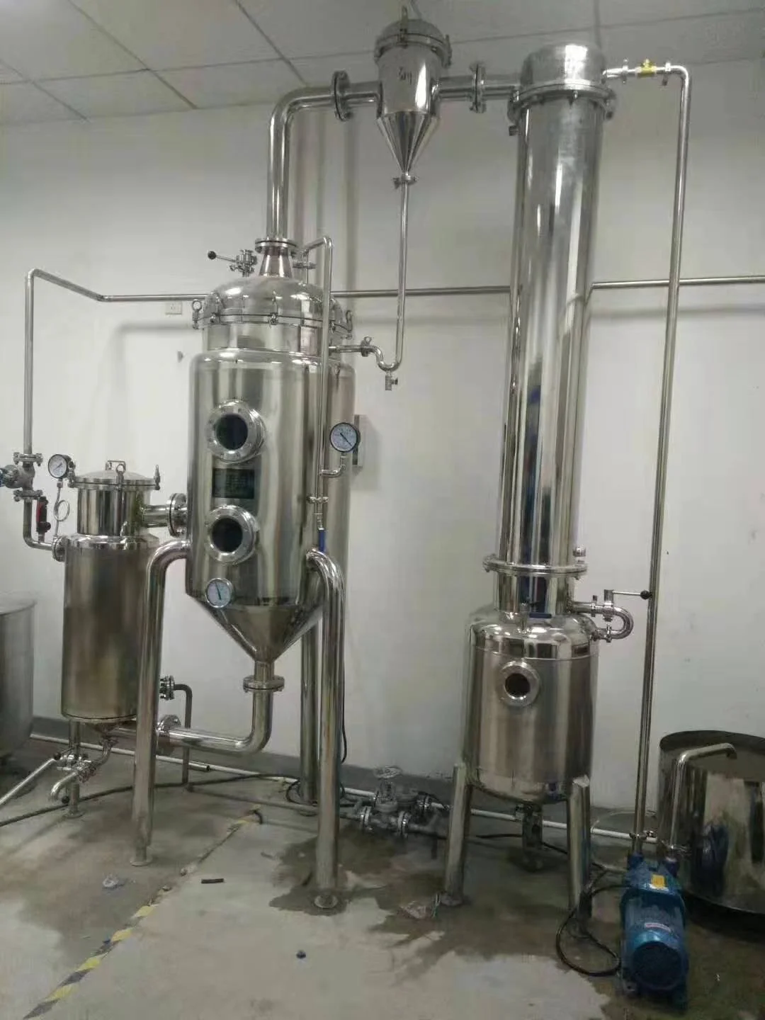 Herbal Plant Extraction Vacuum Concentrator Distillation Equipment Food Pharmaceutical Heat Reflux Extractor