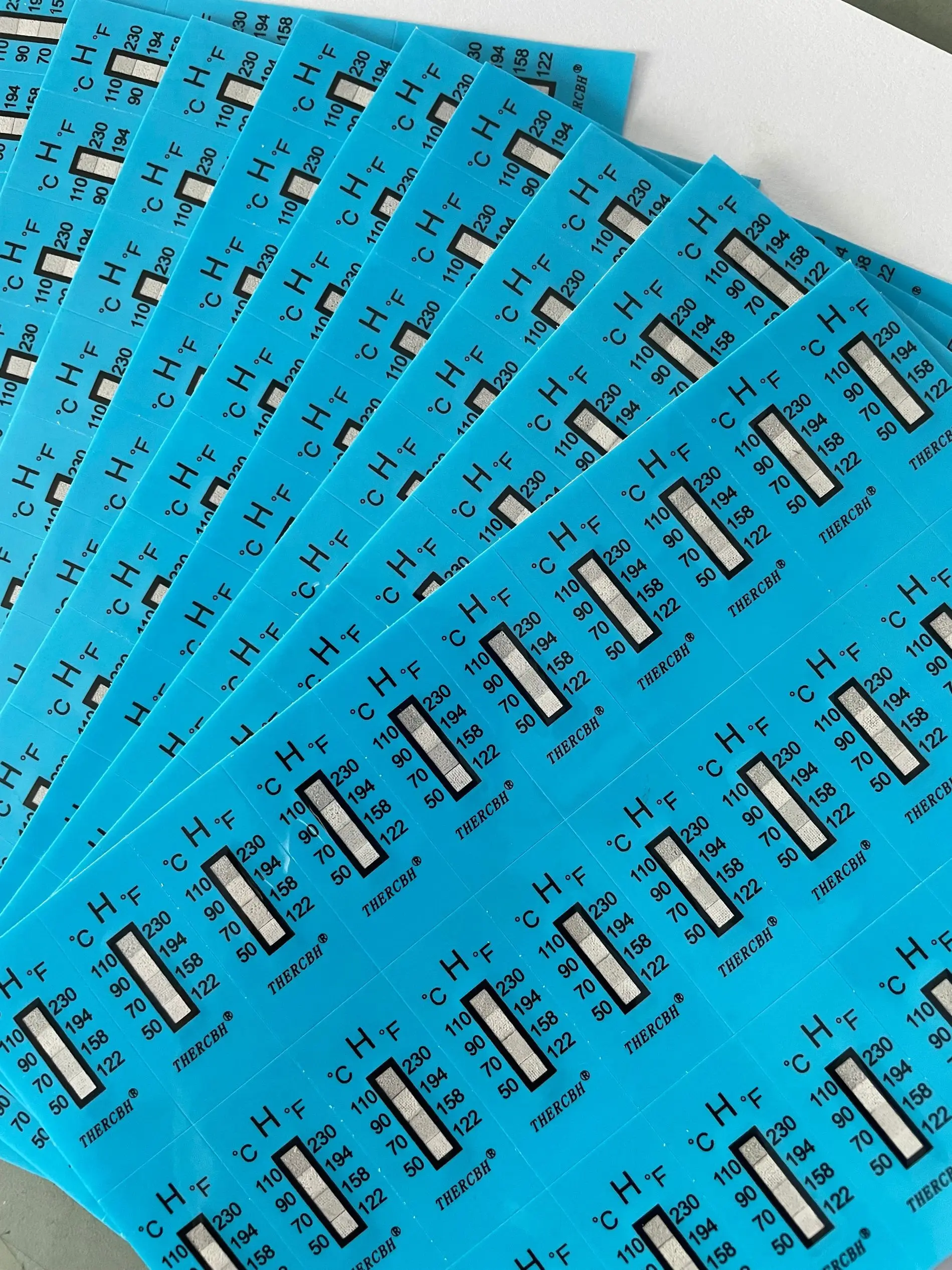 Thermax 4 Level Thermometer Strips,,Overtemperature warning sticker,49-65 degree Thermal Monitor