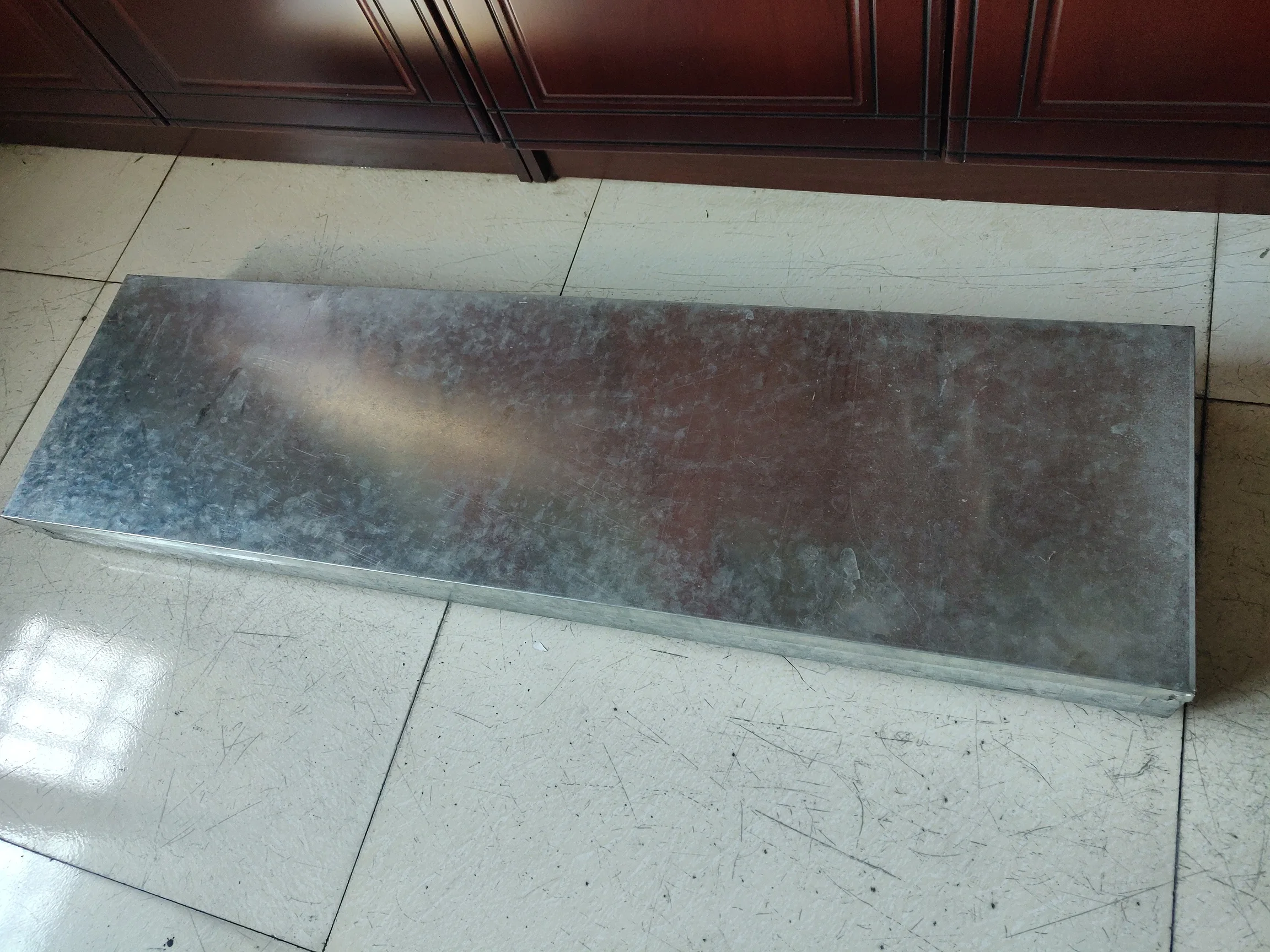 Galvanized steel core trays for durability, safety, easy handling