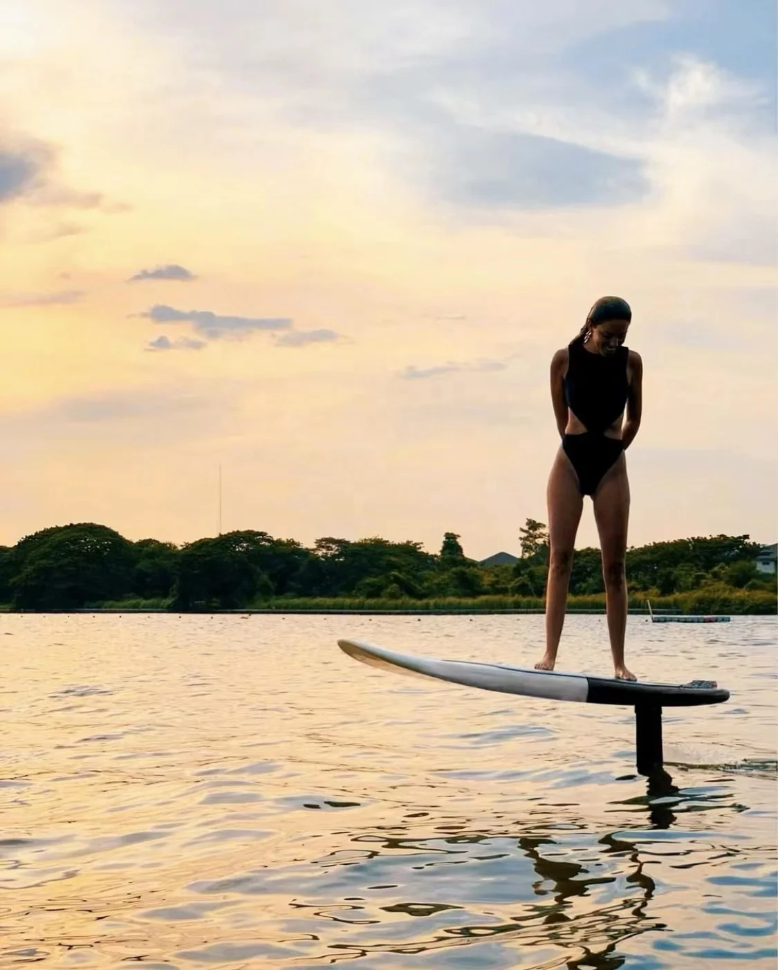 2022 Hot selling!Carbon Fiber Electric Hydrofoil Surfboard Motorized Flying Hydrofoil Surfboards