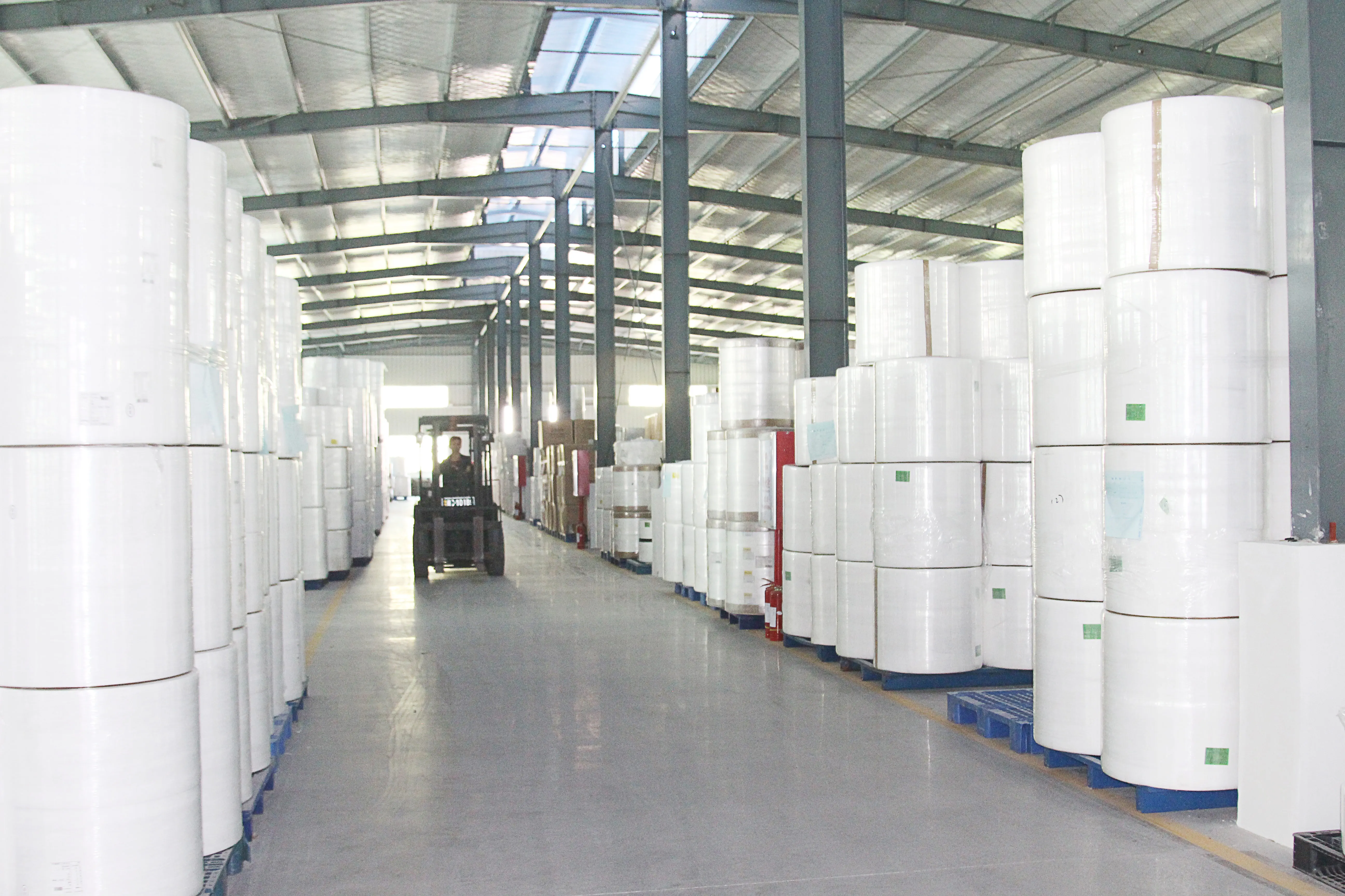 Лидер продаж, одноразовая полипропиленовая ткань SMS из нетканого материала, делает нетканый лист