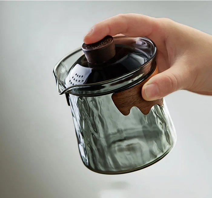Chinese style  Creative High Borosilicate Glass Teapot with Filter Lid and Wood Grip