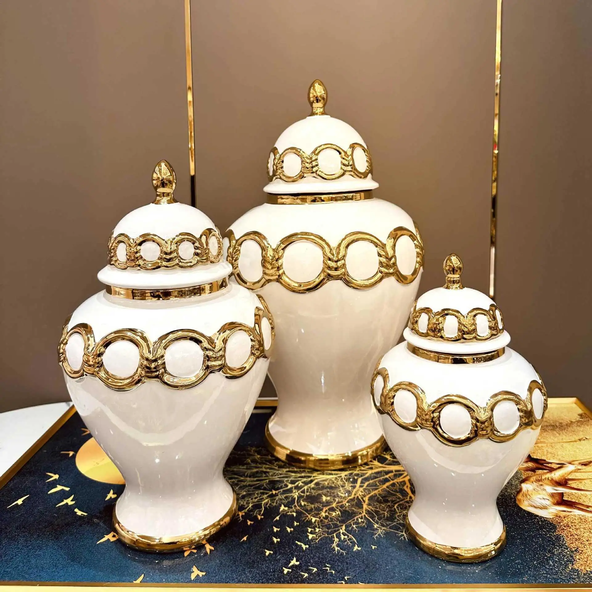 High Quality Big Floor White With Gold Ginger Jar With Stunning Gold Chain Details White Ceramic Vase For Home Decor