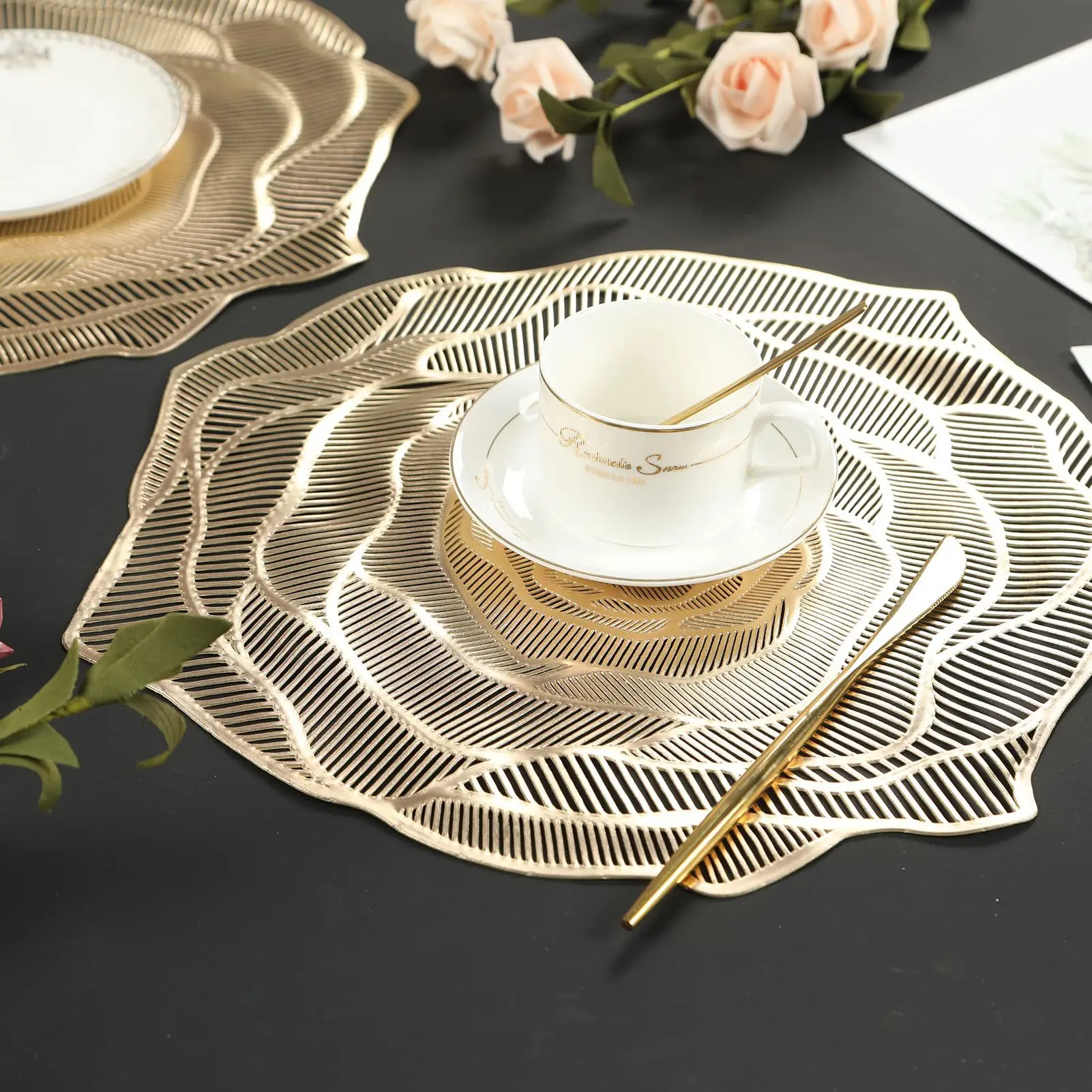 Round Gold Placemats Rose Flower Pressed Vinyl Place Mats Elegant Tablemats Kitchen Table Setting for Table Decorative