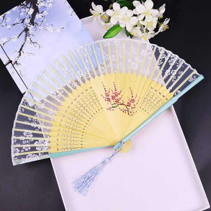 Нежный китайский стиль лакированный край Шелковый веер ручной работы веер Внешняя торговля оптовая продажа ручная роспись женский складной веер