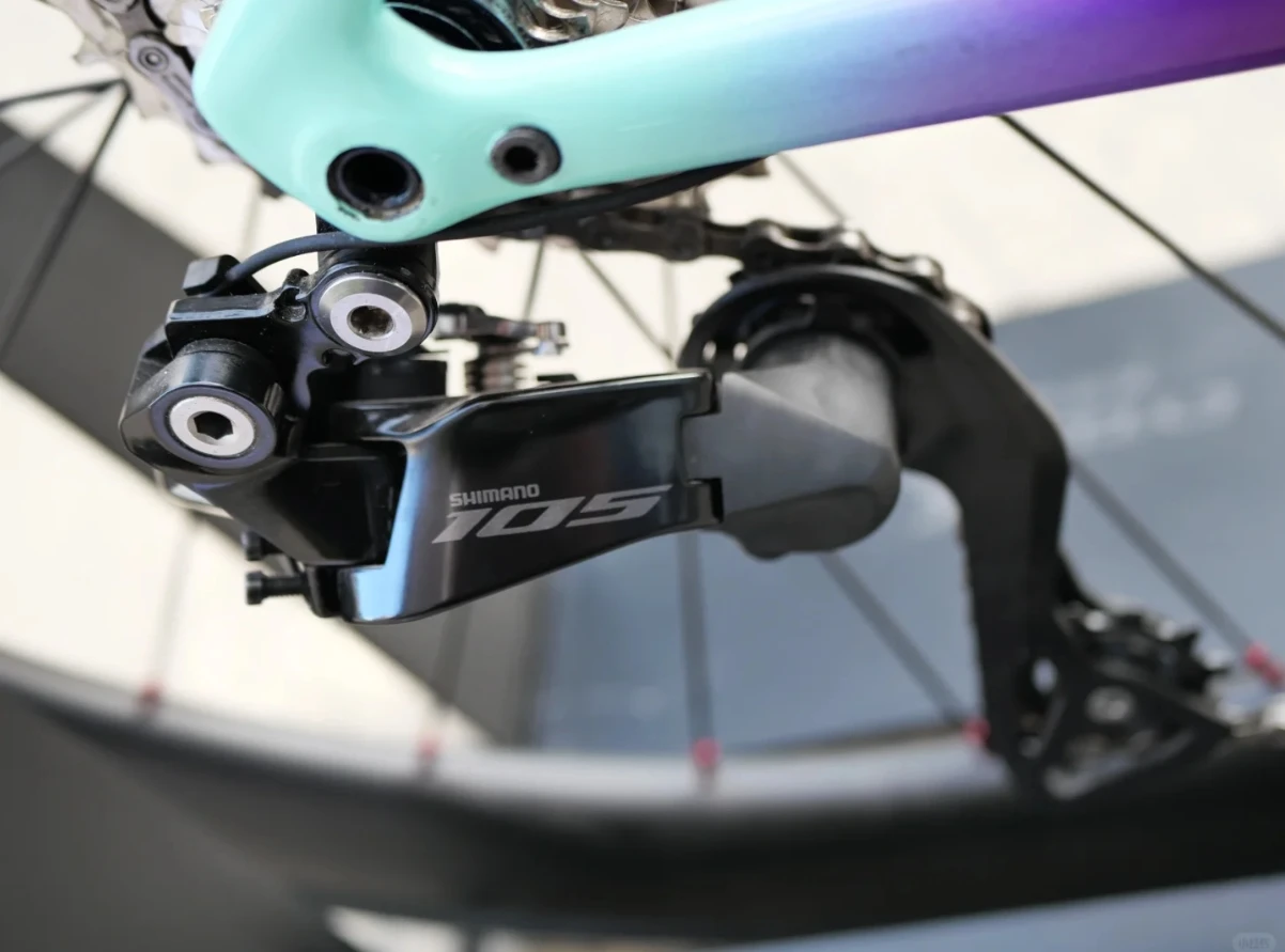 Cycletrack Shimanos 105 Di2 Electronic Shifter Cycle for Man Women Road Bike T1000 Carbon Fiber Road Bicycle