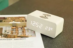 Лучший подарок рекламный телефон QI беспроводное зарядное устройство деревянный светодиодный