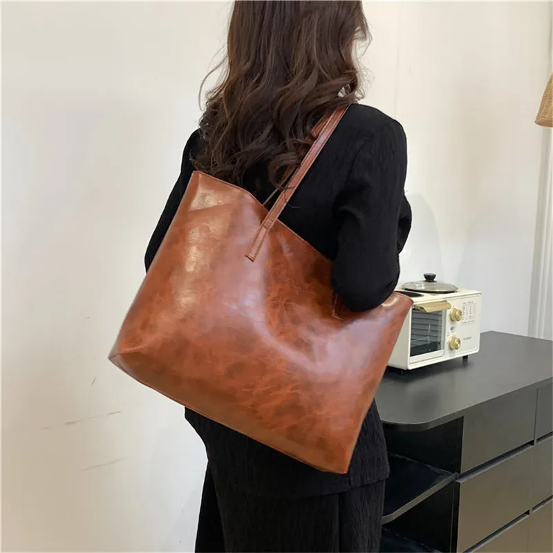 2024 High Quality Wholesale European And American Retro Oil Paper Design Women Large Capacity Tote Bag