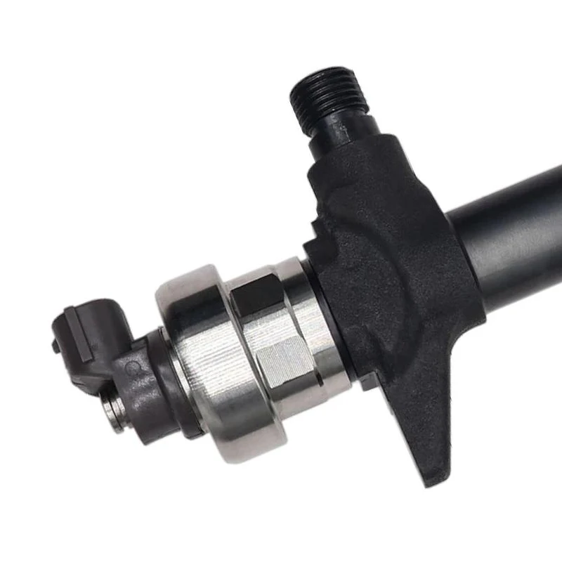 NISSAN NAVARA YD25 D22 2.5L Engine Injector Common Rail Diesel Fuel Injector 095000-6244 16600-VM00A 16600-VM00D