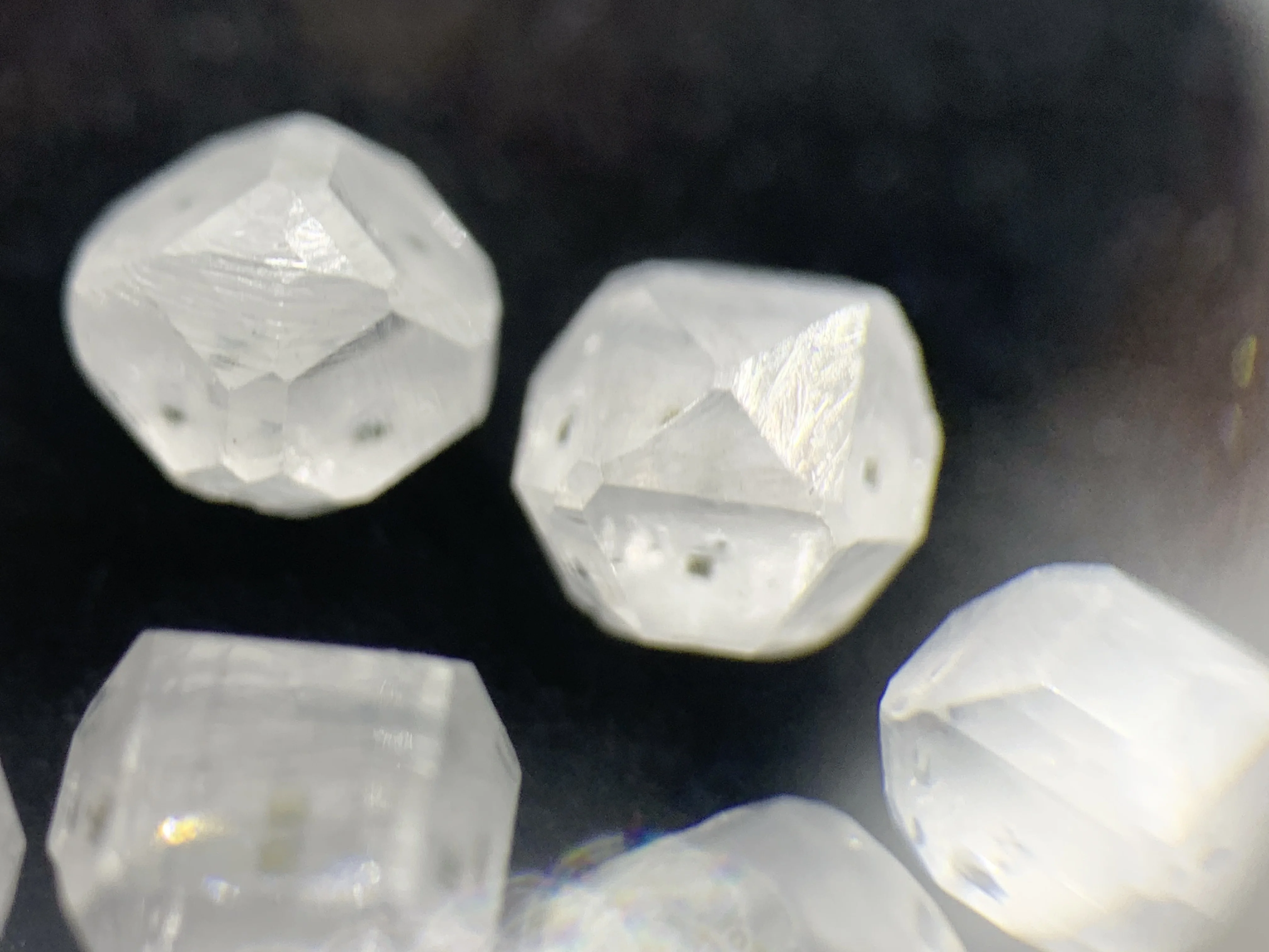 lab grown diamond uncut small hpht rough diamond
