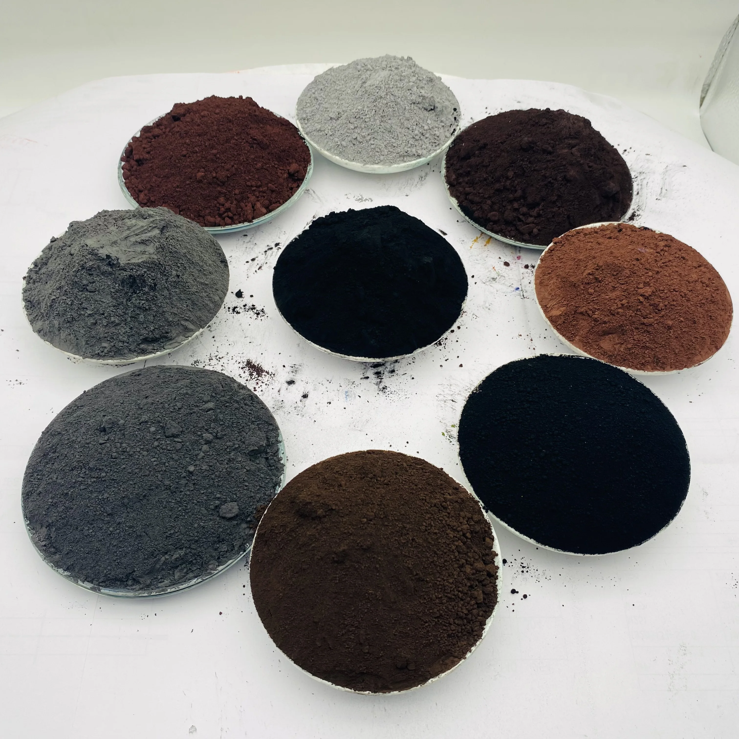 Production of dark brown pigment is mainly used for automotive coatings, industrial coatings, powder coatings