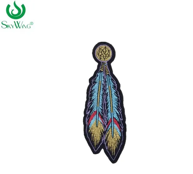 Wholesale 2024 China Manufacture Handmade Feather Embroidered Patch for Clothing Plastic Ironing Technics Sequins Decoration