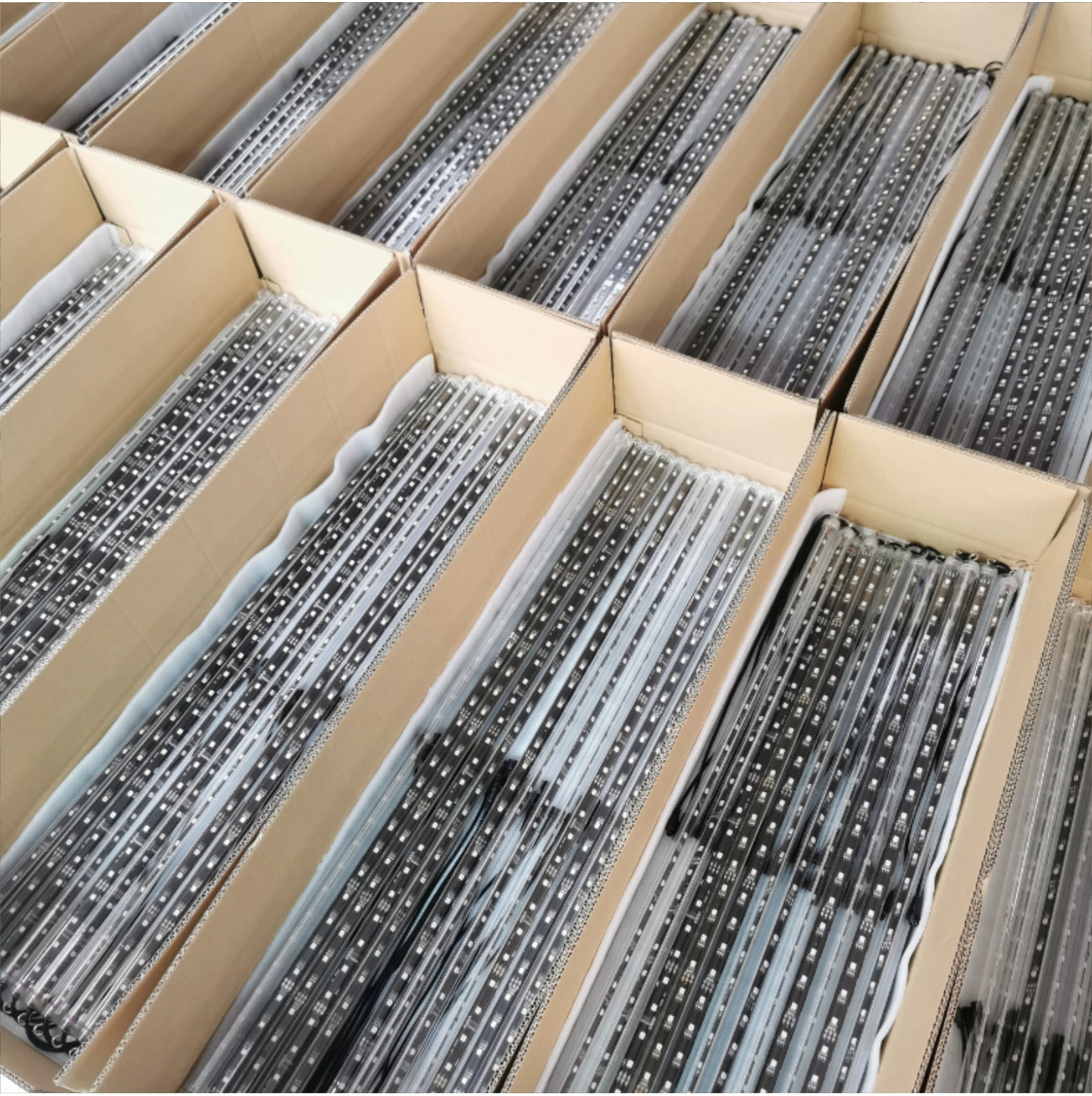 Best Quality permanent 3D  LED tubes dmx vertical tube light DMX club disco for nightclub roof lighting