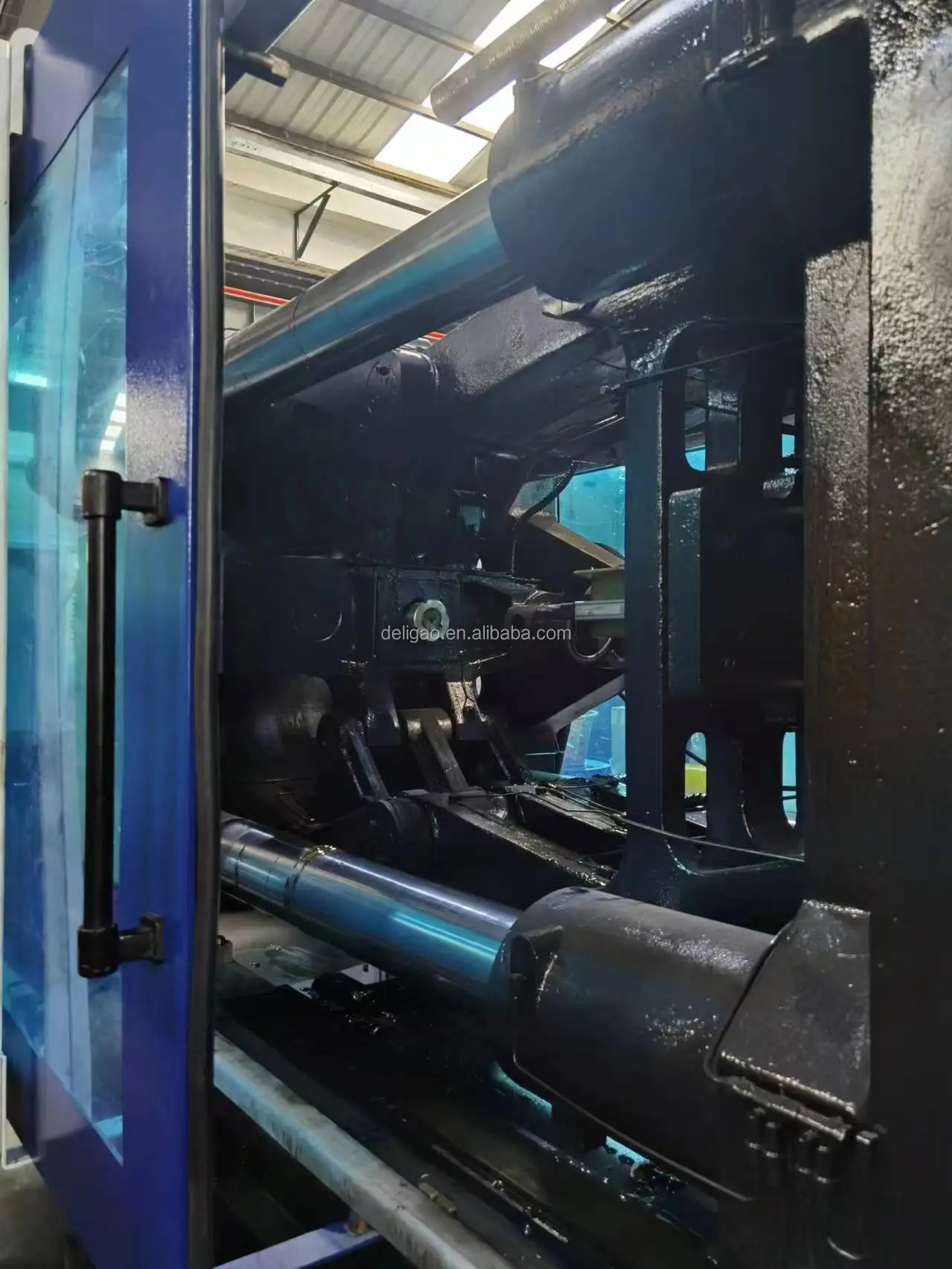 sell 530 ton used injection molding machine second-h haitian injection molding machine   plastic crate injection molding machine