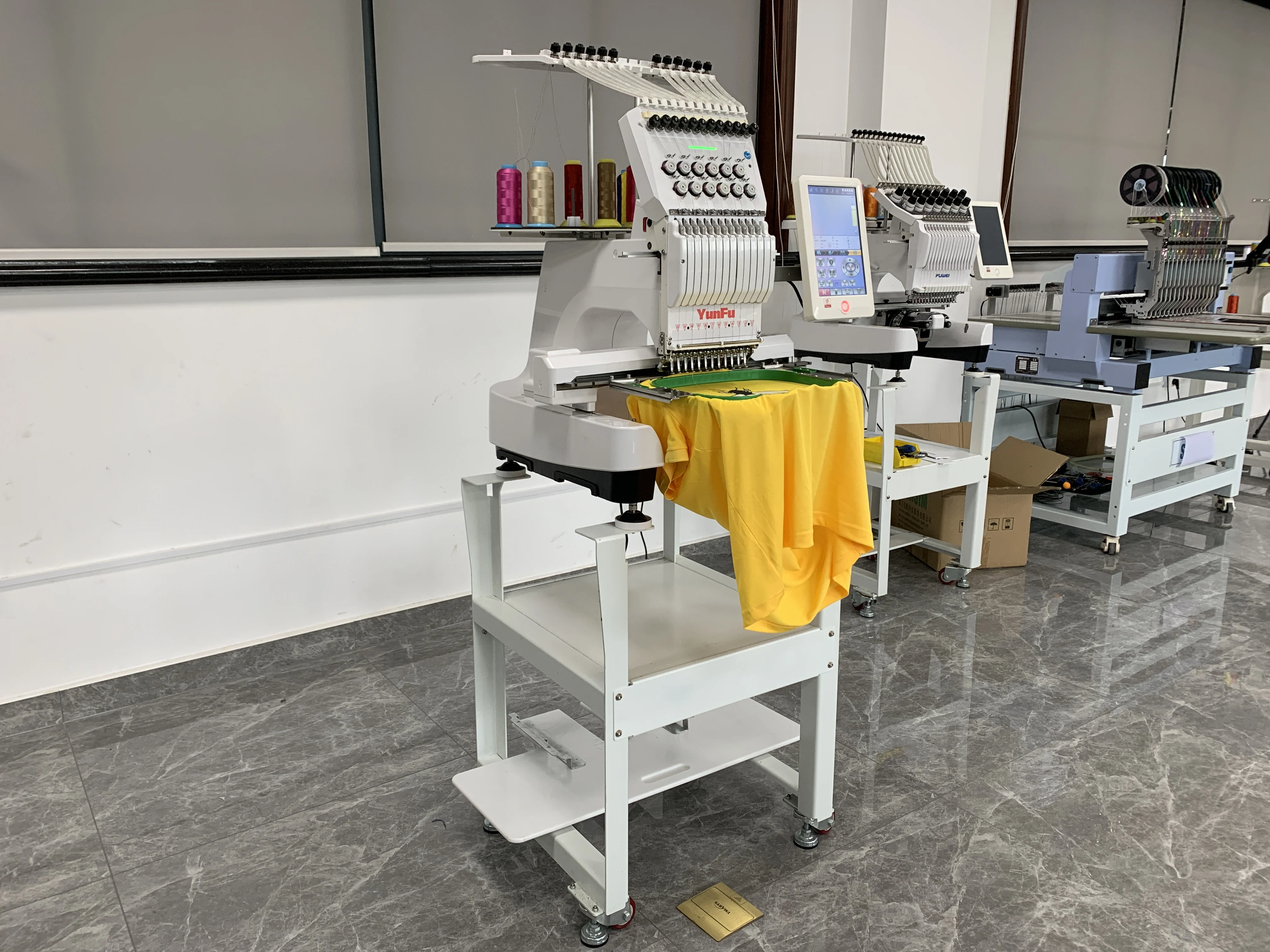 Free accessories single Head 9/12/15 needles embroidery machine computerized home use embroidery machine