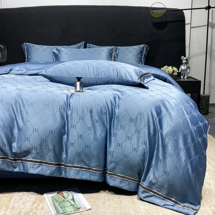 Brand Jacquard Luxury Letter Floral Designed Solid Bedding Sets Modern Novel Beddings Duvet Cover Set 4Pcs Queen King Size