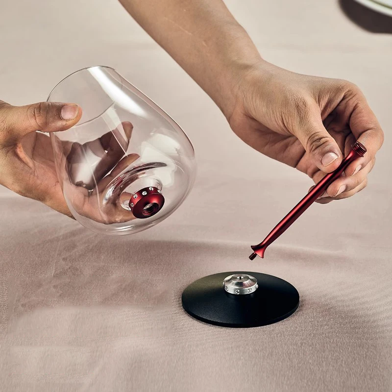 Wholesale Customised Luxury Gift Rotating metal red wine glass for wedding gifts