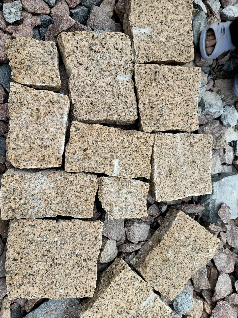 Grey Pink Yellow Granite Loose Lump Big Cube Stone For Wall Covering and Floor application