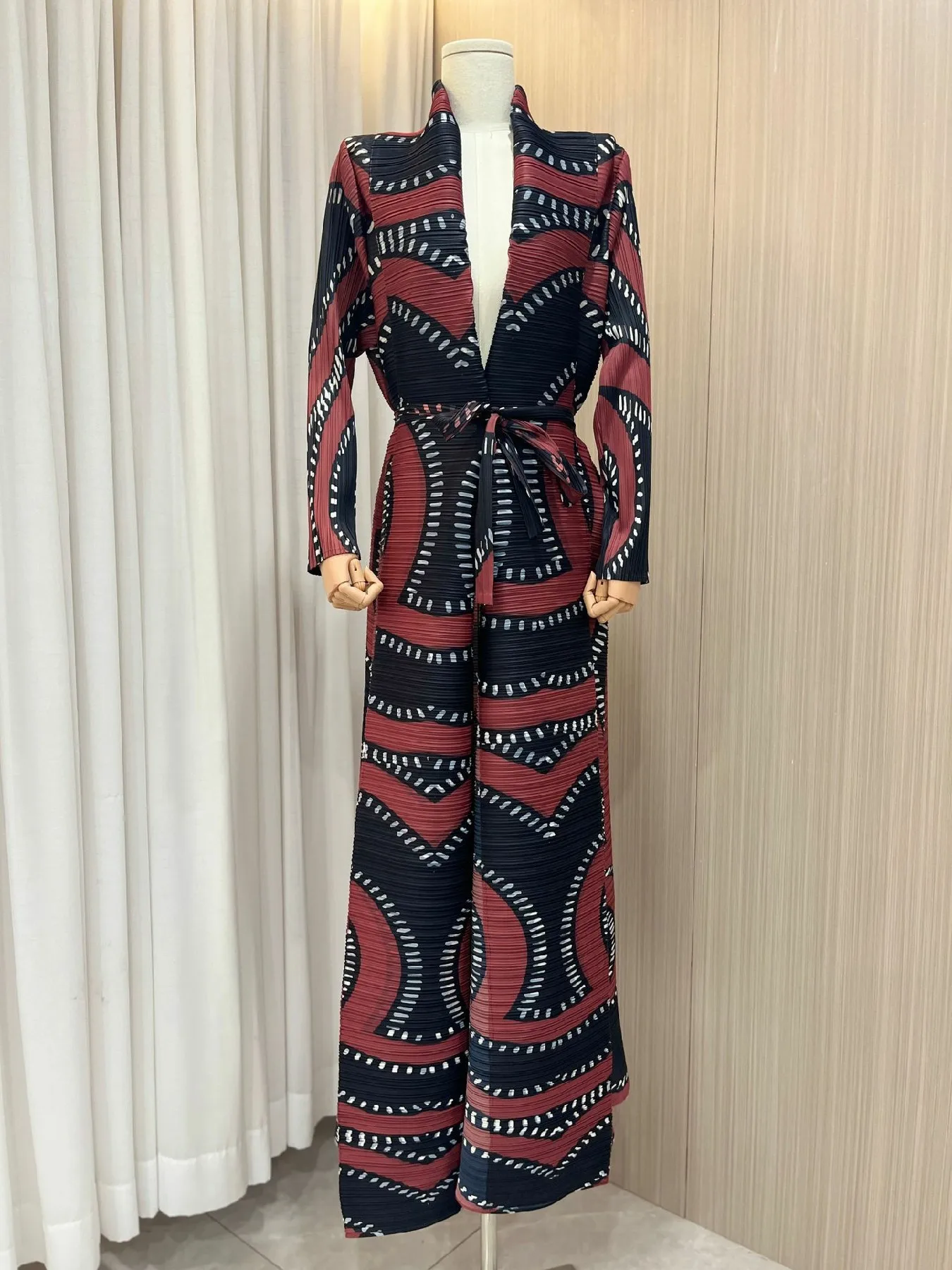 2024 Fashion pleated cardigan long-sleeved coat printed robe