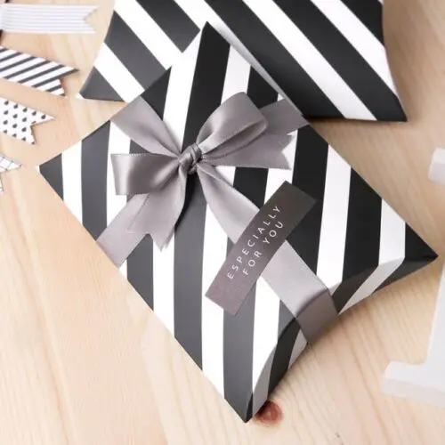 
Factory Supply Gold Logo Packing Paper Box Customized Logo gift box With PP Handle 