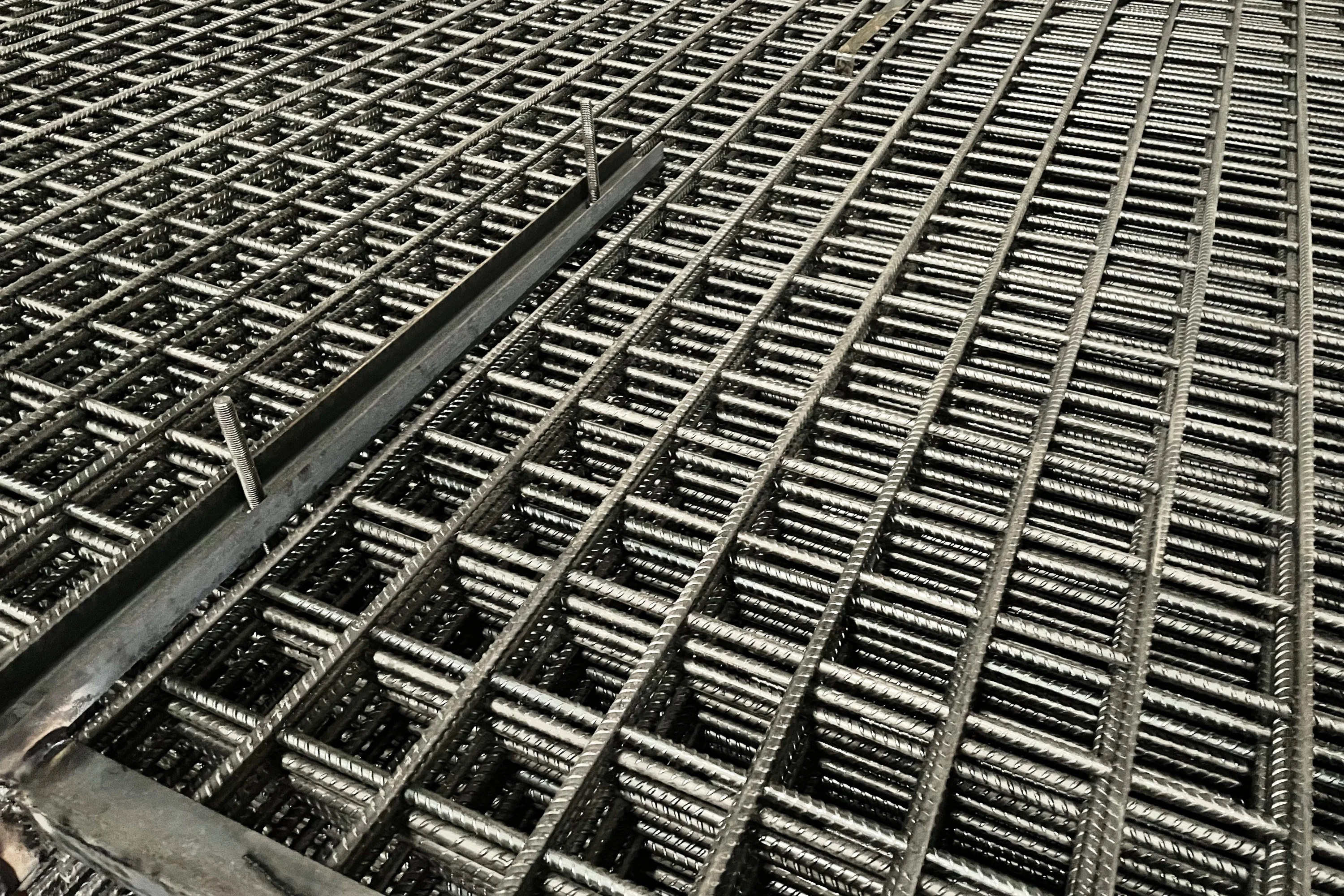 AS/NZ 6MM 8MM 10MM 12MM 14MM 16MM Galvanized Steel Wire Mesh Welded Steel Bar Mesh Tensile Strength 550 Welded Steel Bar Mesh