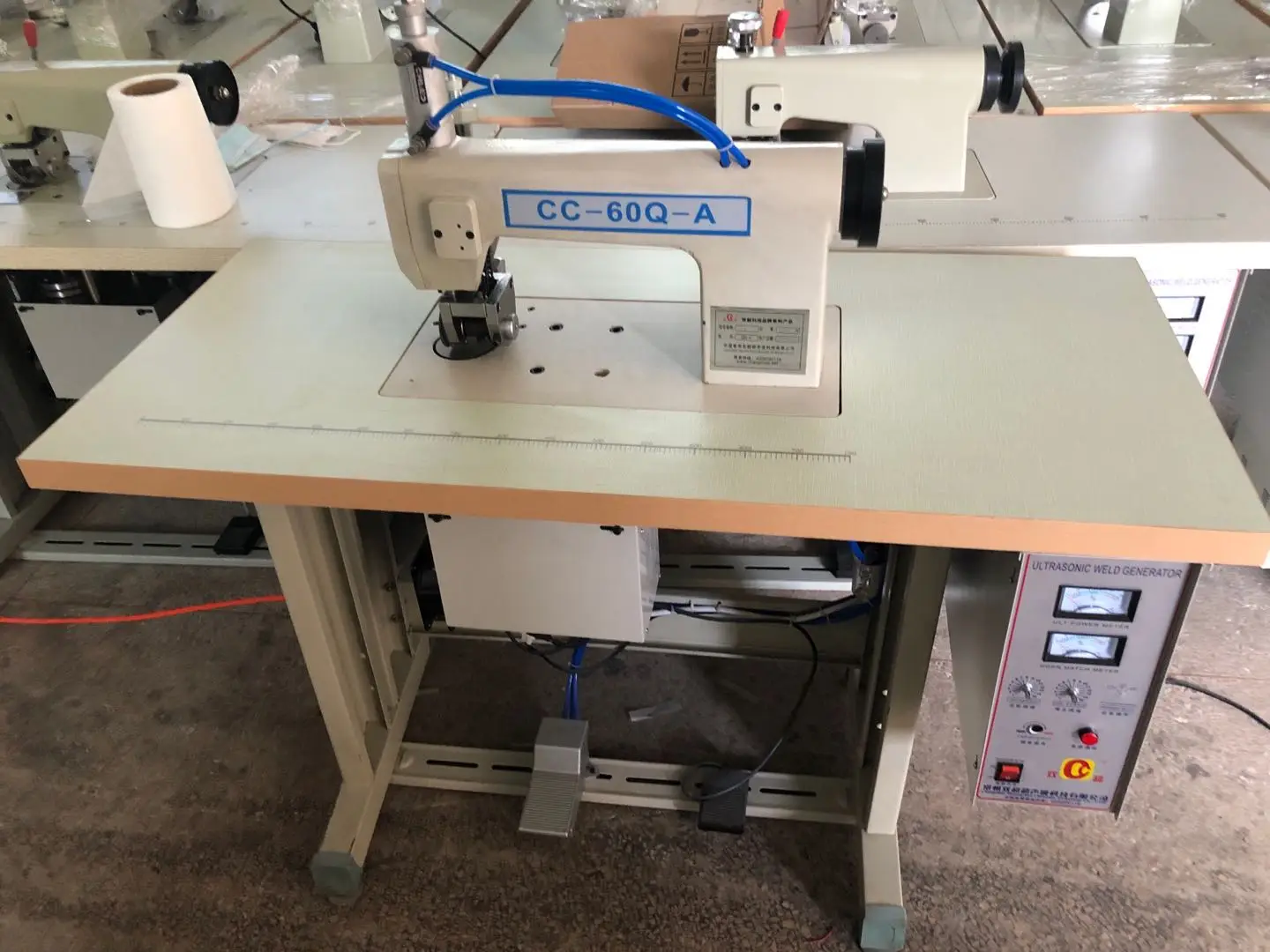 China double motor ultrasonic lace making machine for fabric flower making