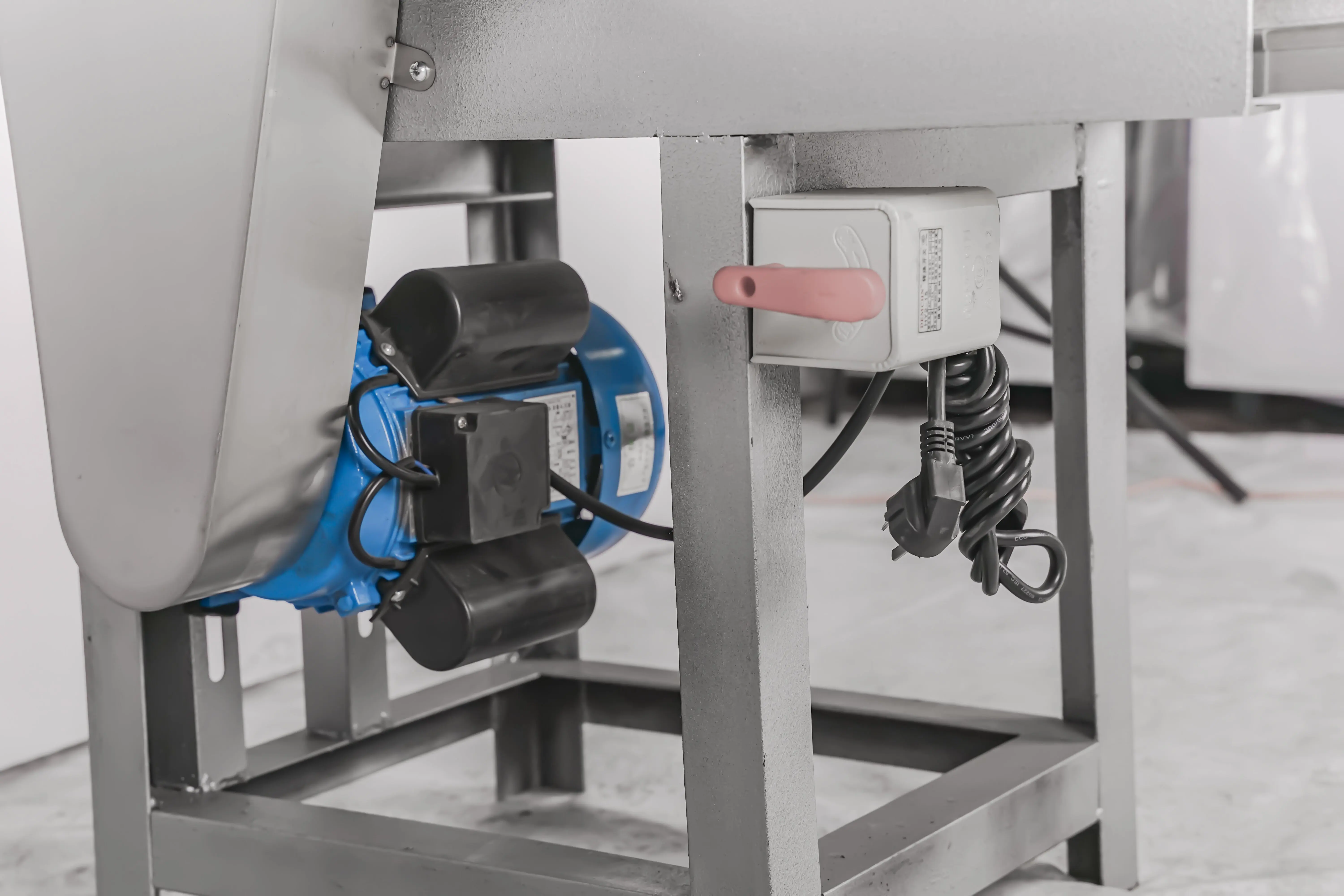 The Electric Noodle Make Commercial Pasta Machine Dough Roller and Noodle for Sale