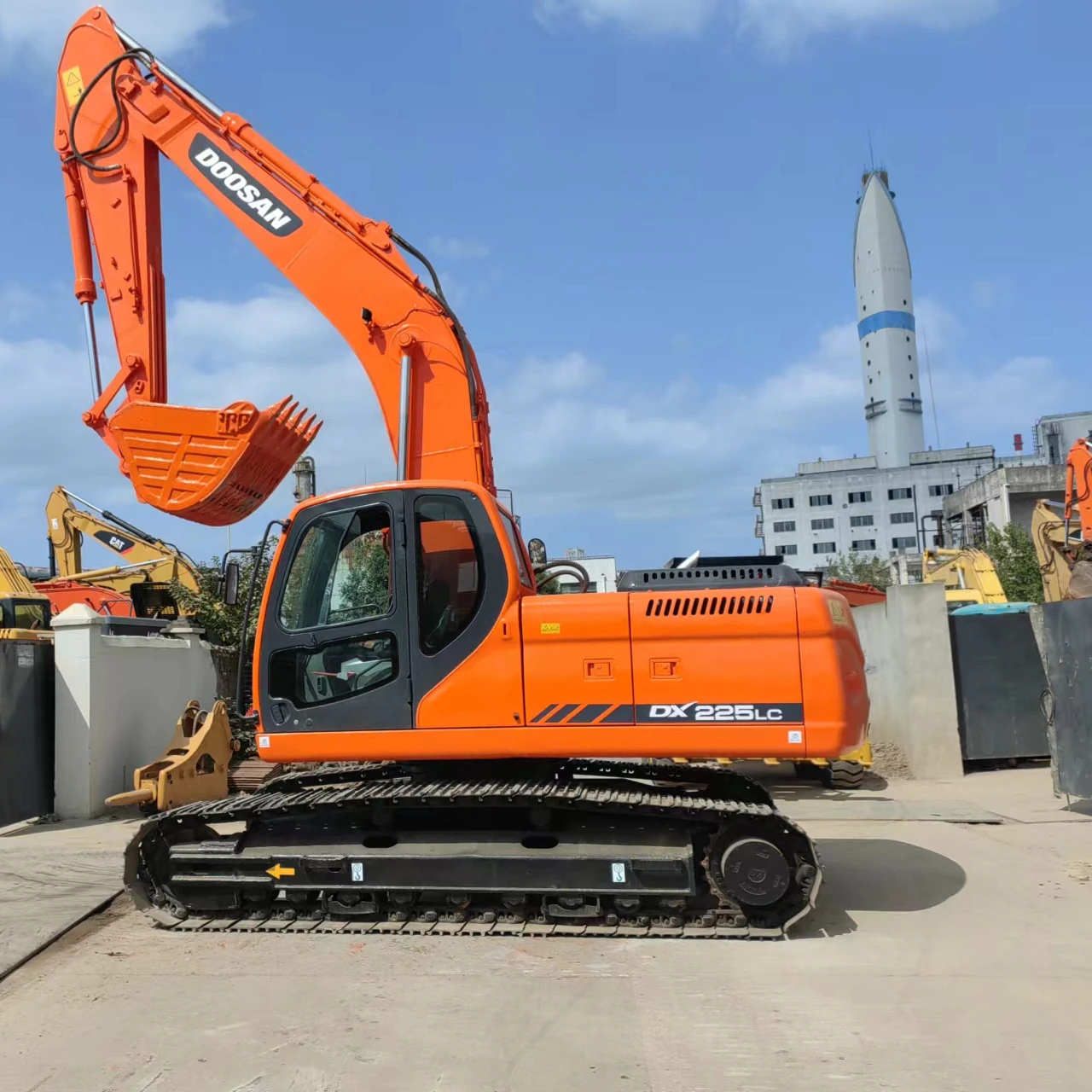 Doosan б/у DX225 гидравлический гусеничный экскаватор 25 тонн одобренный соответствует выбросам евро в ретро-экскаватор