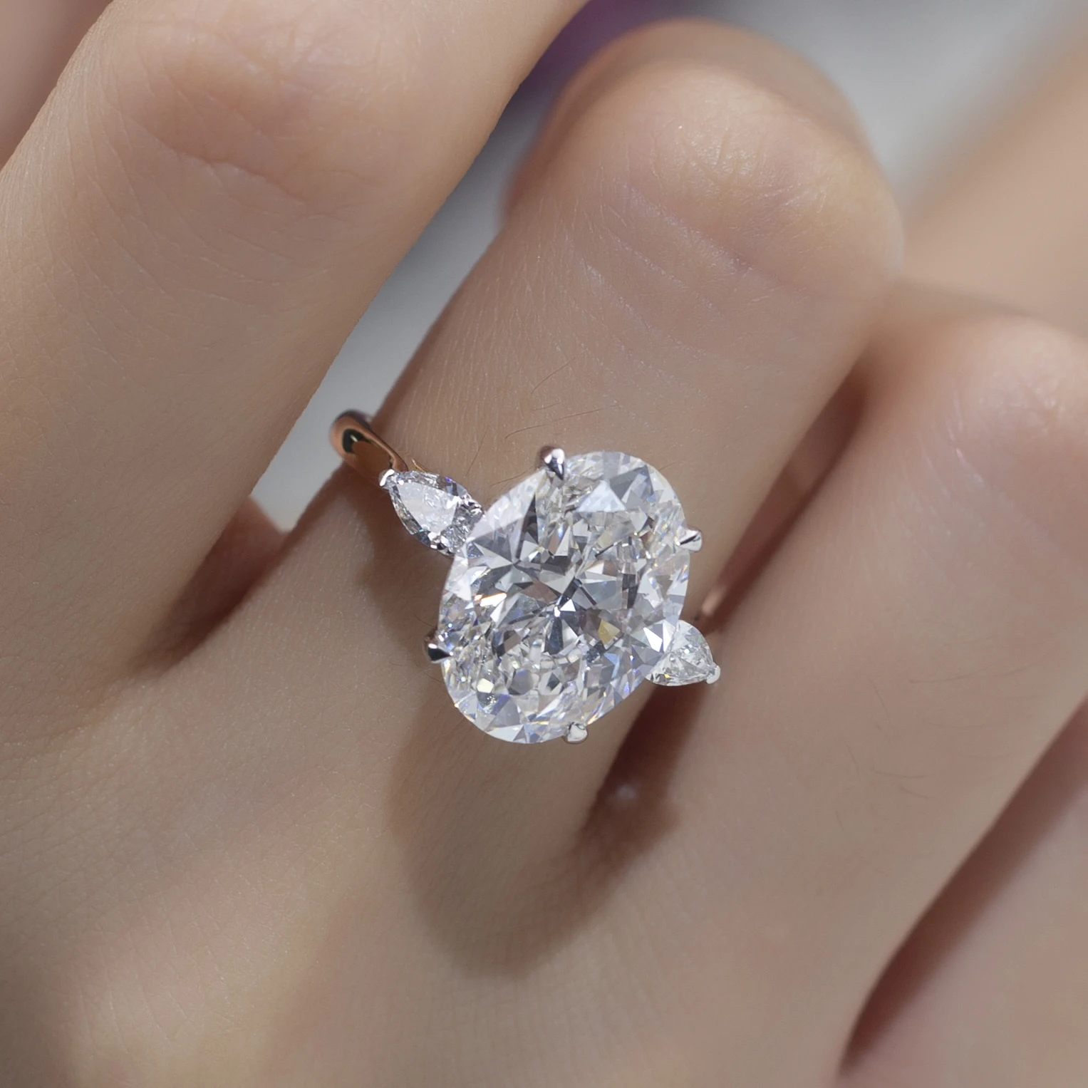 Messi Jewelry Three Stone Engagement Ring Customized 18K 6CT Oval IGI Lab Diamond Ring Wedding Ring for Women