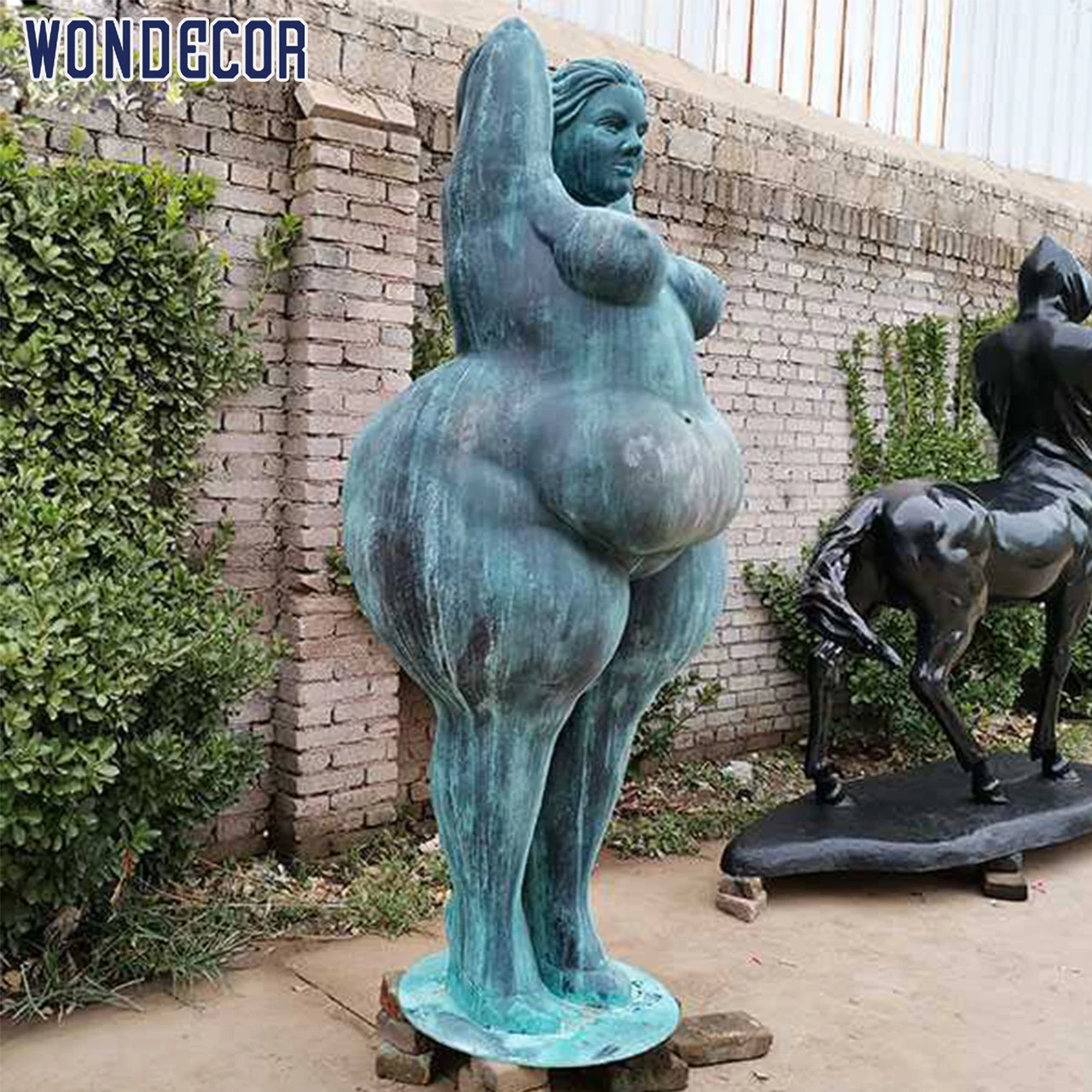 Customized Modern Artist Large Outdoor Garden Bronze Fat Woman Art Sculpture