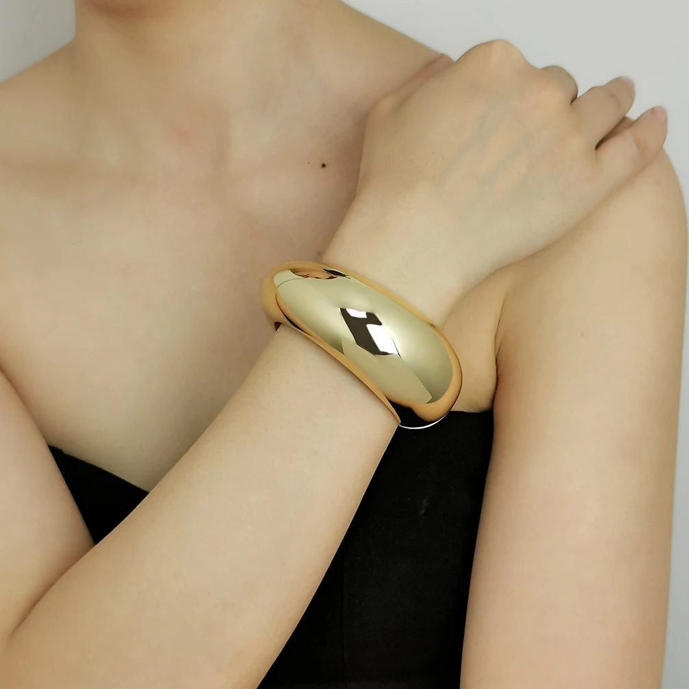 Unique Design Trendy Smooth surface metal bangle gradient size gold plated cuff bracelet personality arm jewelry for women